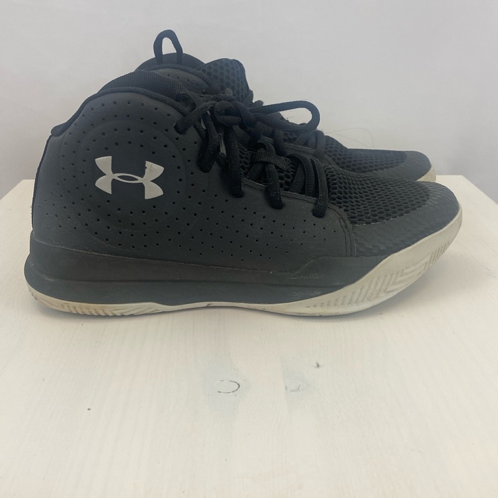 Under Armour GS Jet Youth Baseball Basketball Athletic Sneakers Hightop